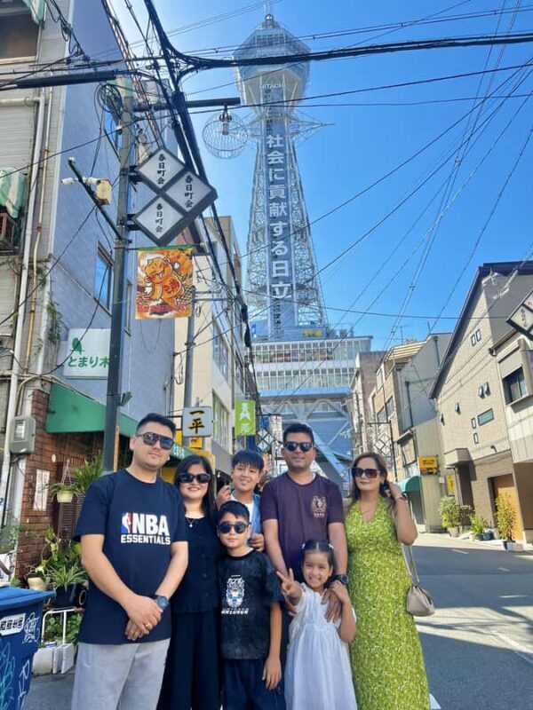 Osaka: Private Walking Tour with Castle, Dotonbori, Old City - An In-Depth Look at the Tour Experience