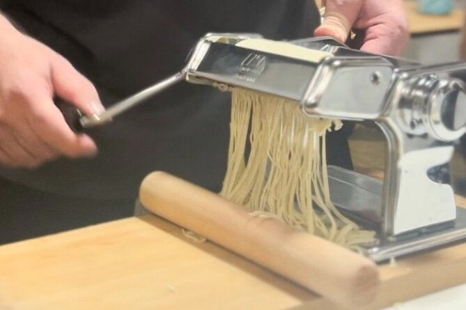 osaka-ramen-cooking-class-and-toasting-party