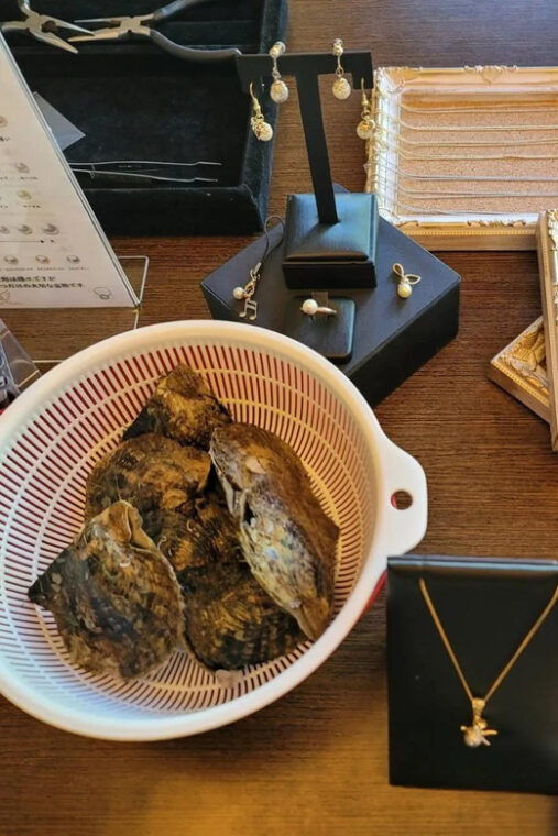 osaka-shinsaibashi-pearl-extraction-experience