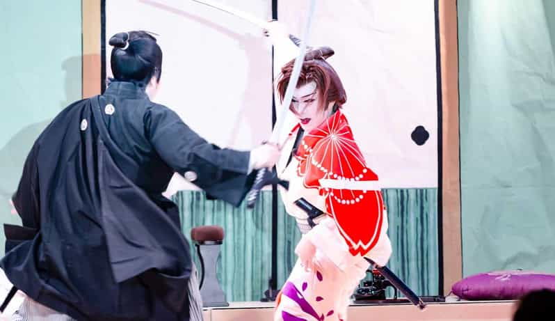 osaka-taishu-engeki-show-and-hot-spring-experience-in-minoo