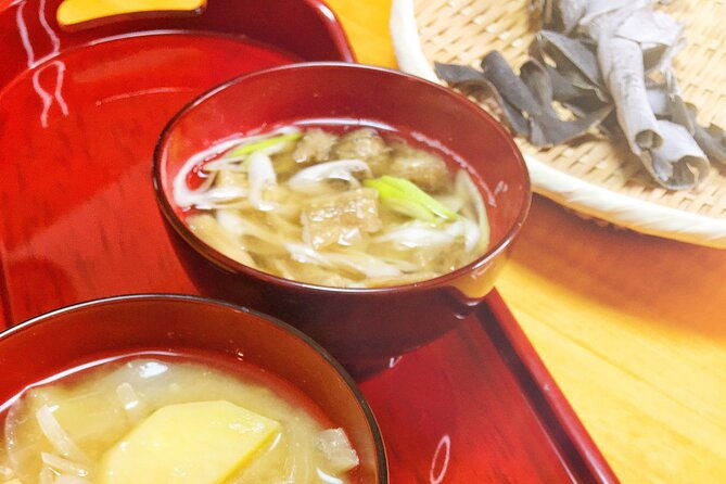 osaka-takoyaki-and-matcha-whisking