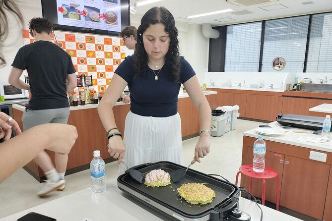 osaka-takoyaki-okonomi-experience-tourcooking-class