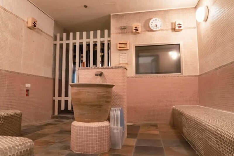 Osaka: Tennen Onsen Naniwa-no-Yu, the famous hot spring spa - Who Will Love This Experience?