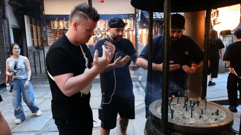 Osaka: Walking Tour with Namba Yasaka Shrine & Dotonbori - What’s Included and Practical Tips