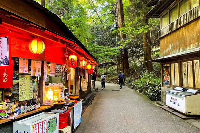 osakas-secret-adventures-daruma-magic-and-minoh-falls