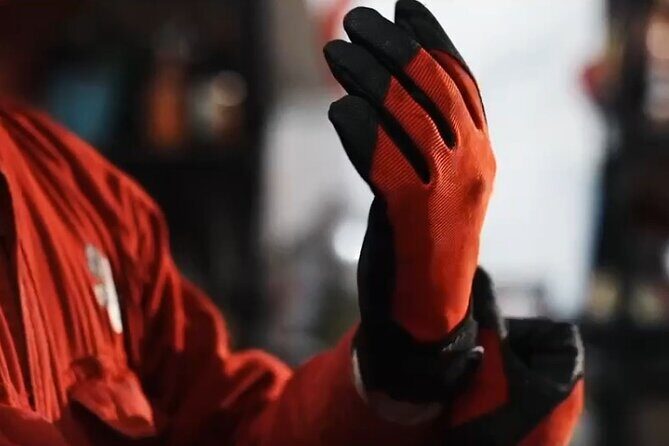 Osaka's Ultimate Destruction Experience - CRASH BOX Shinsaibashi - An In-Depth Look at CRASH BOX Shinsaibashi