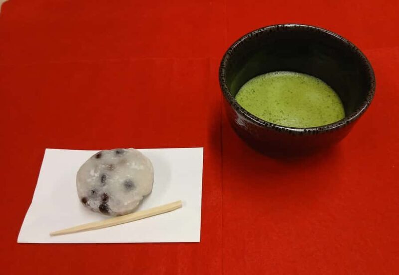 Osaka:Tradditional Japanese Ceramics Private Experience - Key Points