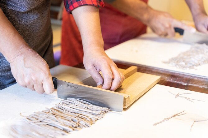 oshinohakkai-soba-making-and-cooking-class-from-yamanashi