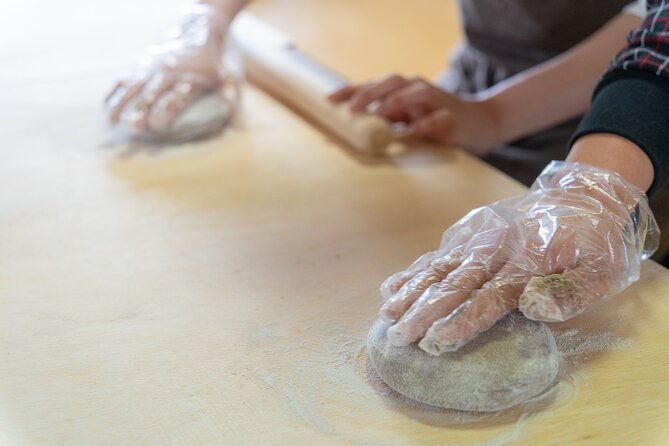 oshinohakkai-soba-making-and-cooking-class-from-yamanashi