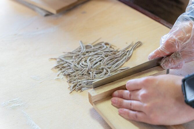 oshinohakkai-soba-making-and-cooking-class-from-yamanashi
