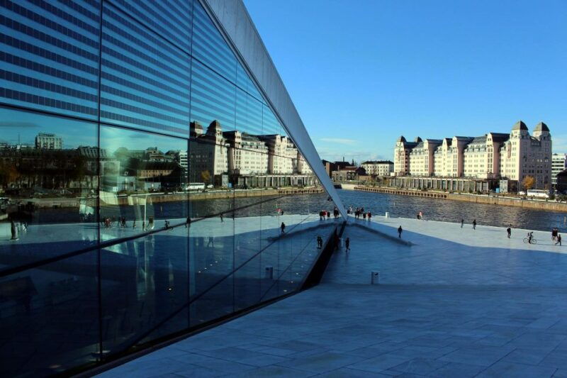 oslo-best-of-oslo-walking-tour-and-hop-on-hop-off-bus-tour