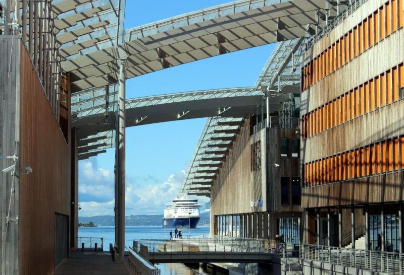 oslo-private-architecture-tour-with-a-local-expert