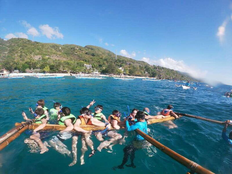 oslob-whaleshark-swimming-tumalog-falls-sumilon-island