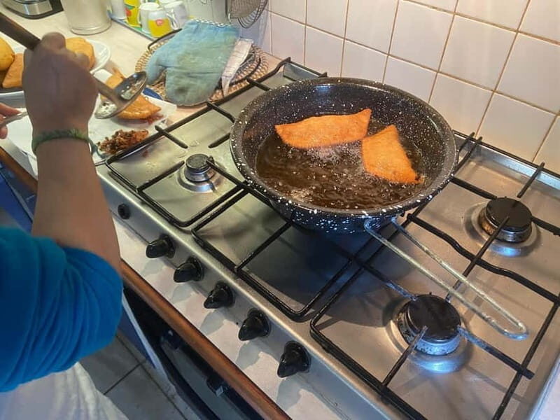 Ostuni: cooking class for fried panzerotti and puccitedde - Practical Details and Value