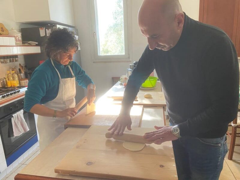 ostuni-cooking-class-of-fried-panzerotti-and-puccitedde