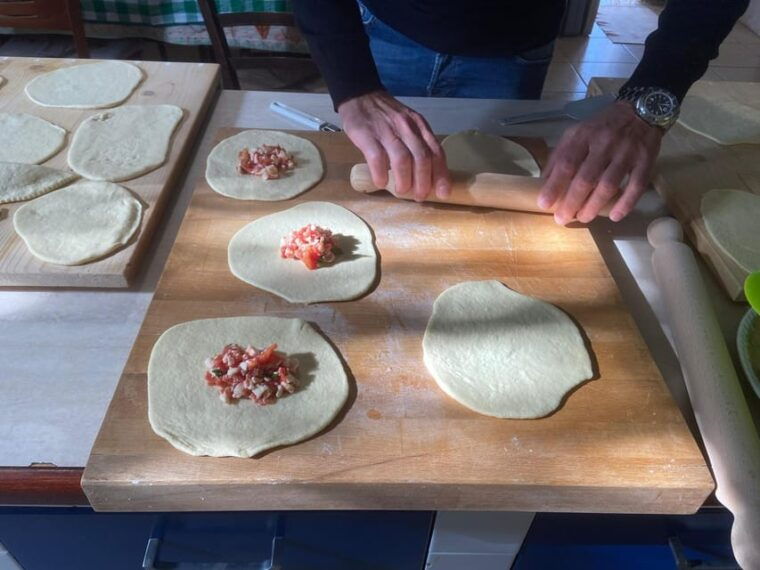 ostuni-cooking-class-of-fried-panzerotti-and-puccitedde