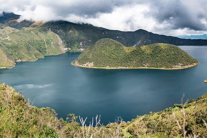 otavalo-cuicocha-lake-and-peguche-waterfall-from-quito-private-tours