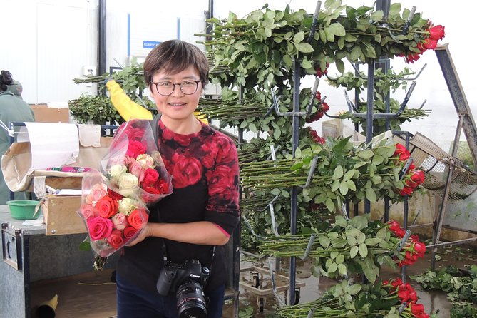 otavalo-indian-market-and-rose-farm-shared-tour