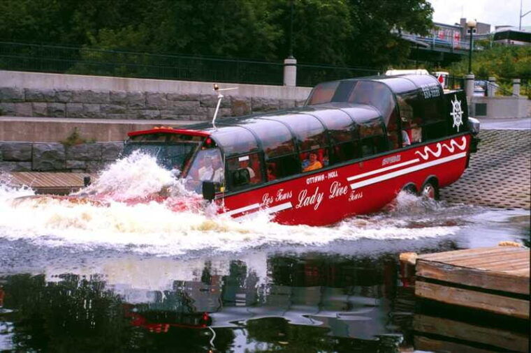 ottawa-bilingual-guided-city-tour-by-amphibious-bus