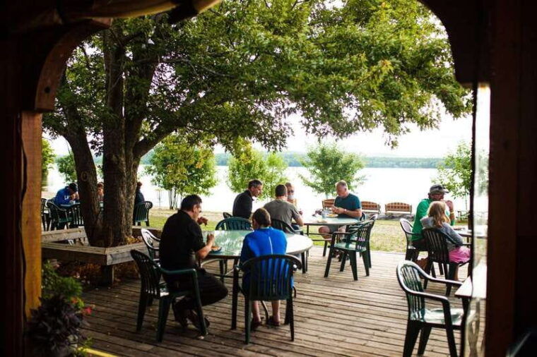 ottawa-river-white-water-rafting-with-bbq-lunch