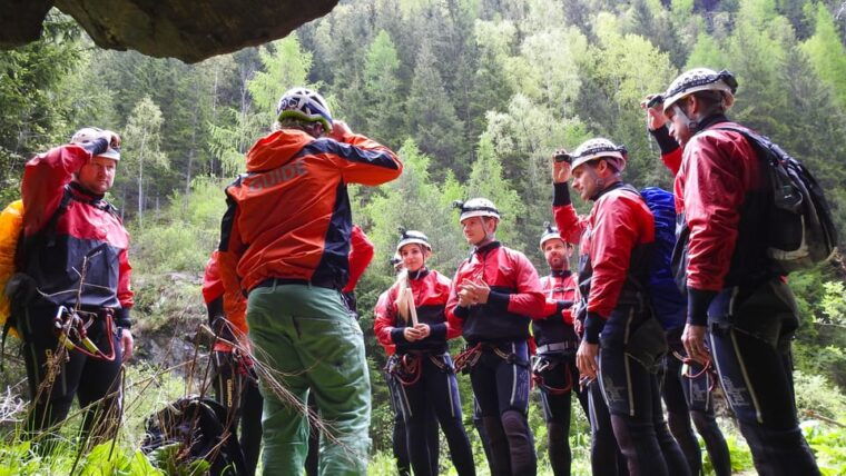 otztal-guided-cave-tour-for-beginners