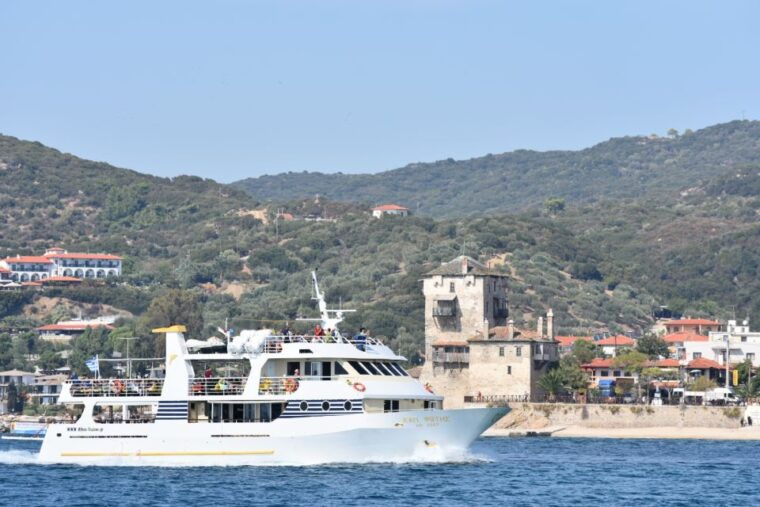 ouranoupoli-mount-athos-peninsula-sightseeing-cruise