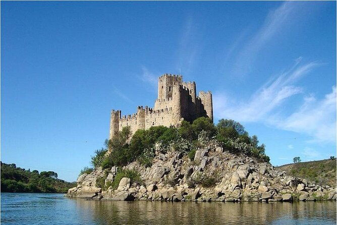 ourem-tomar-and-almourol-castle-full-day-private-tour-from-the-west