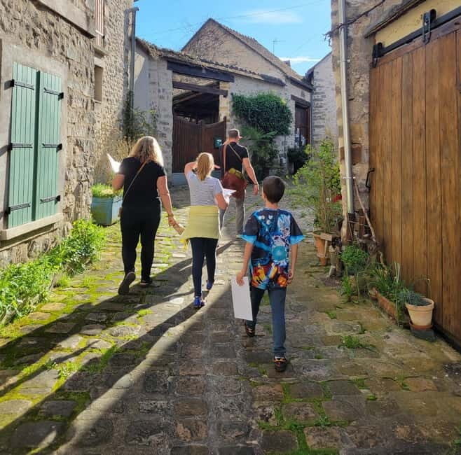 Outdoor Escape Game - Les Sucreries Royales - A Closer Look at the Outdoor Escape Game in Moret sur Loing