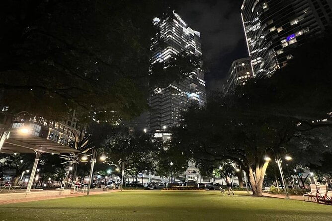 outdoor-escape-room-in-houston-downtown