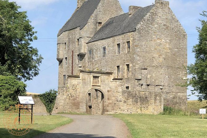 outlander-locations-experience-private-tour-in-a-premium-minivan