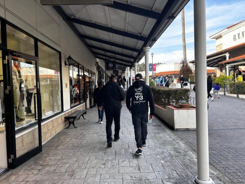 outlet-shopping-and-yatai-tour