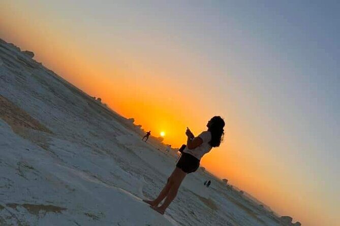 Overday the Black Desert and Crystal Mountain the White Desert - Activities and Photo Opportunities