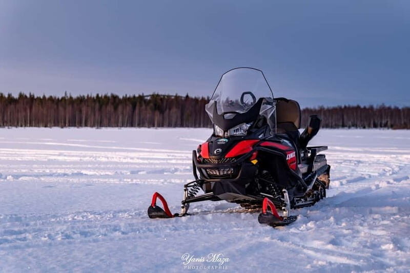 Överkalix: Snowmobile Tour with Fika Break - Exploring the Experience of the Snowmobile Tour in Överkalix