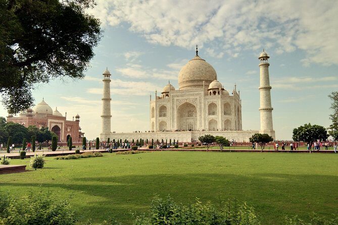 Overnight Agra Tour From Mumbai With Return Flights - Who Is This Tour Best Suited For?