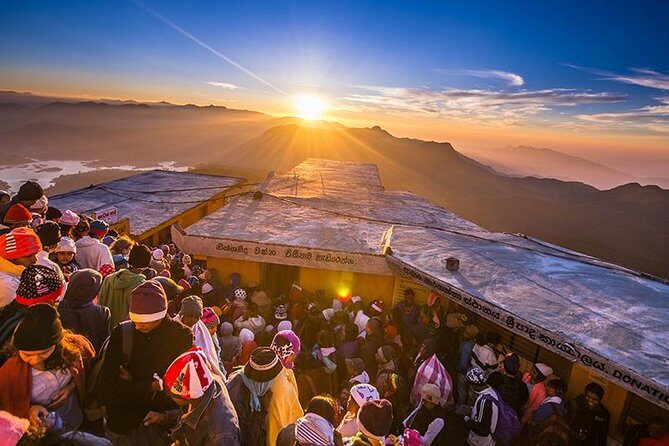 Overnight Hiking and Trekking Tour to Adams peak via Peak Wilderness sanctuary - Key Points
