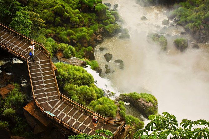 overnight-iguazu-falls-from-puerto-iguazu