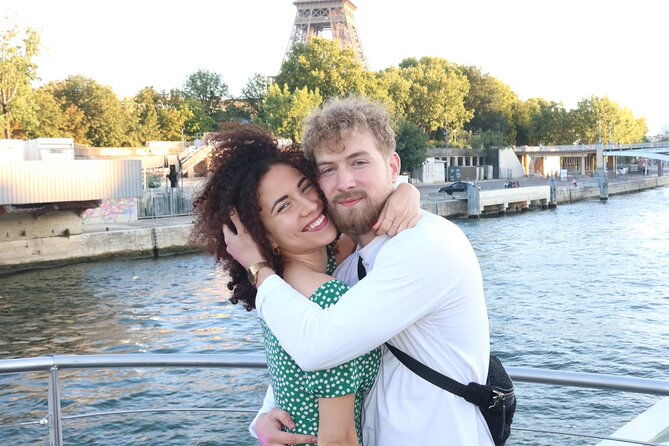 overnight-stay-onboard-paris-seine-river-dinner-with-cruise