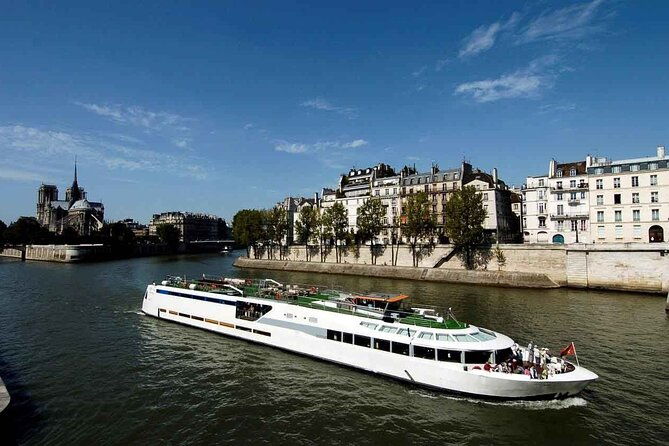 overnight-stay-onboard-paris-seine-river-dinner-with-cruise