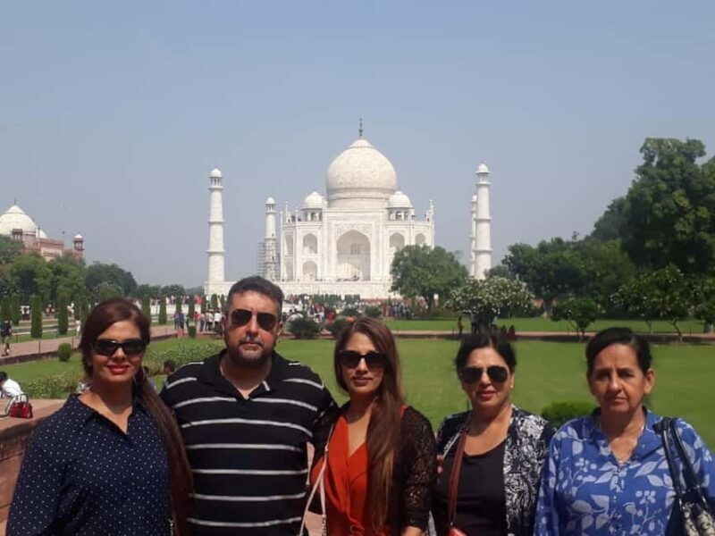 Overnight Taj Mahal and Agra fort tour from Hyderabad - Key Points