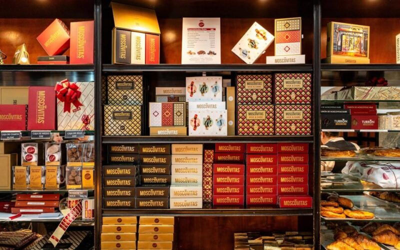 oviedo-tour-with-tasting-of-moscovitas-and-other-asturian-sweets