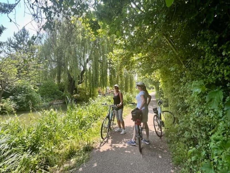 Oxford Bike & Walking Tour: 3 hrs of City, Colleges & Canal. - The Canal and Port Meadow: Nature’s Escape