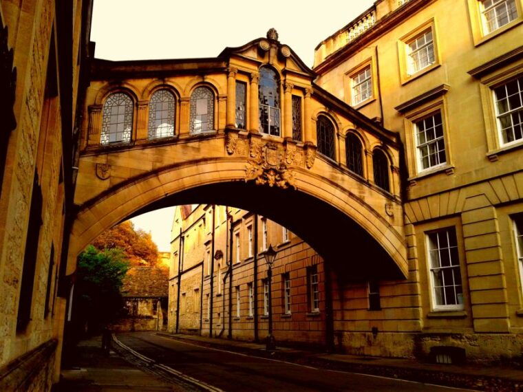 oxford-chauffeured-punting-river-with-optional-walking-tour