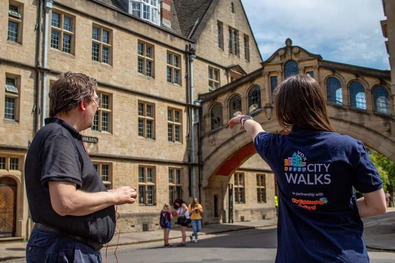 Oxford: City and Universities Express Tour & Audio Guide - Discovering Oxford in a Short Time  
