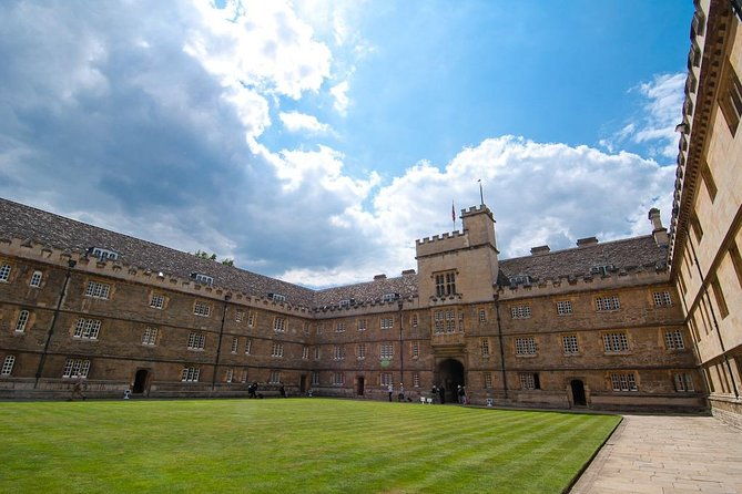 oxford-city-and-university-walking-small-group-public-tour