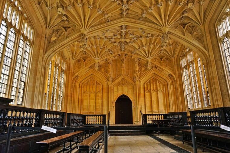 oxford-harry-potter-film-tour-led-by-university-alumni
