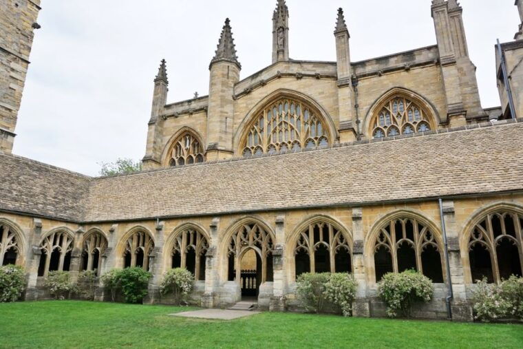 oxford-harry-potter-film-tour-led-by-university-alumni