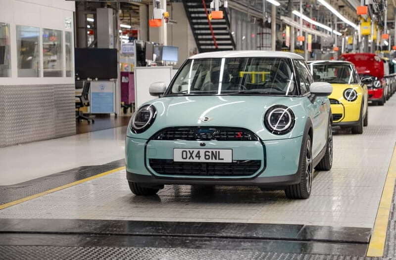 Oxford: MINI Factory Tour  Go Behind the Scenes - Key Points
