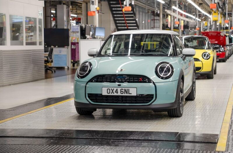 oxford-mini-factory-tour-go-behind-the-scenes