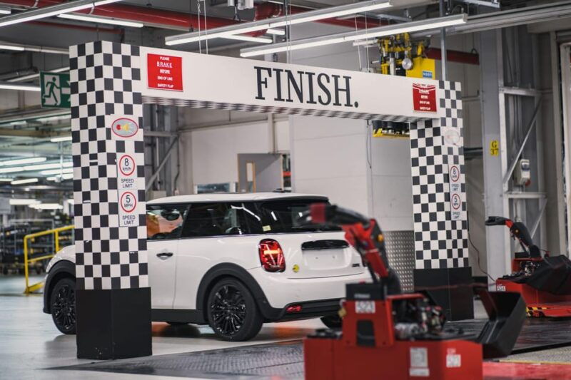 oxford-mini-factory-tour-go-behind-the-scenes