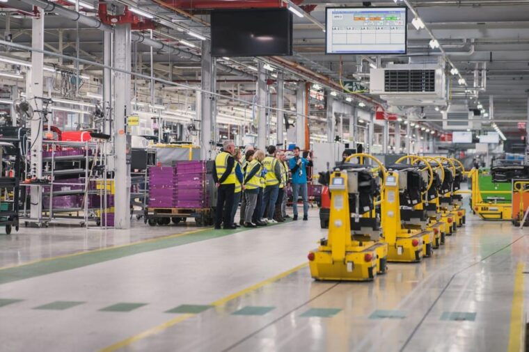 oxford-mini-factory-tour-go-behind-the-scenes